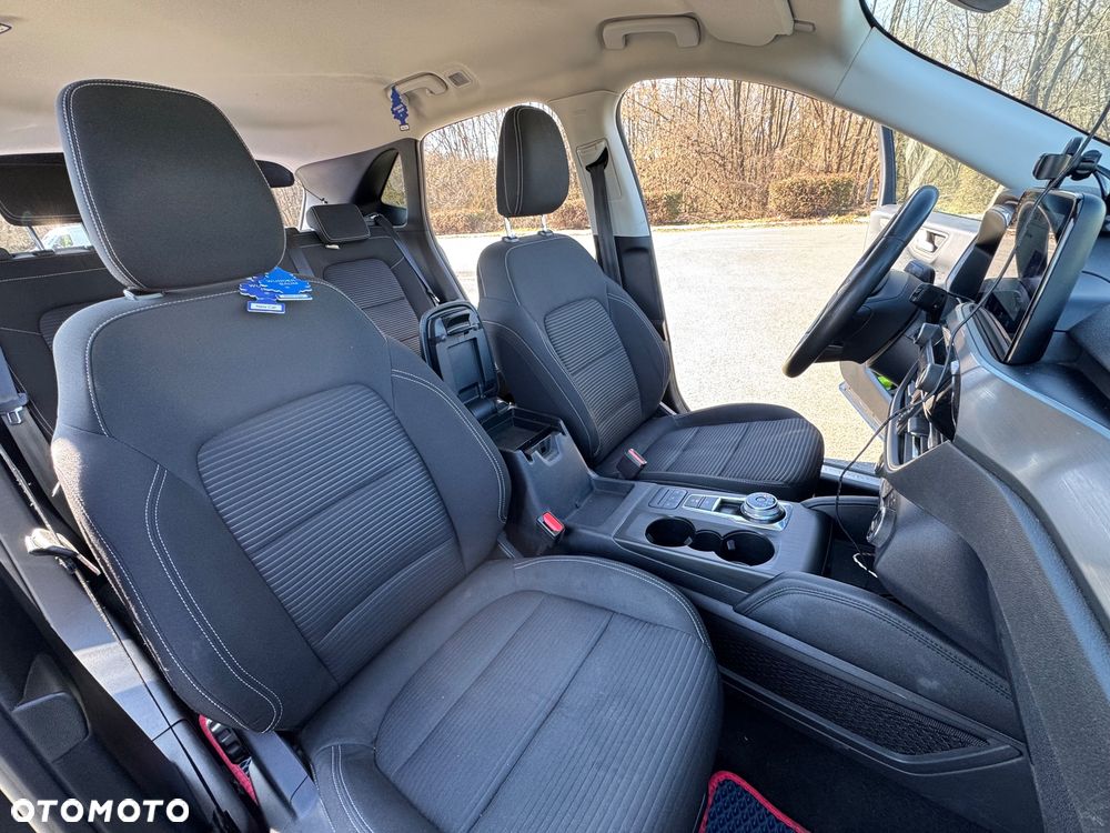 Ford Kuga - 29