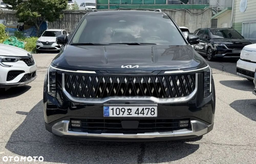 Kia Carnival - 4