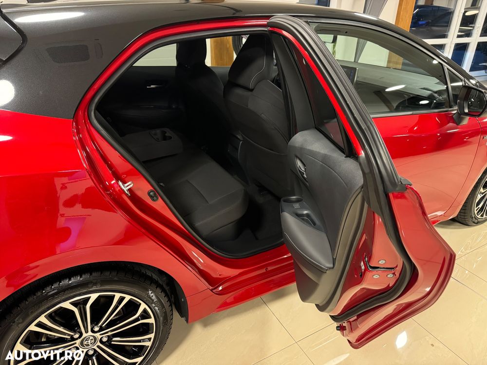 Toyota Corolla 1.8 Hybrid Team Deutschland - 11