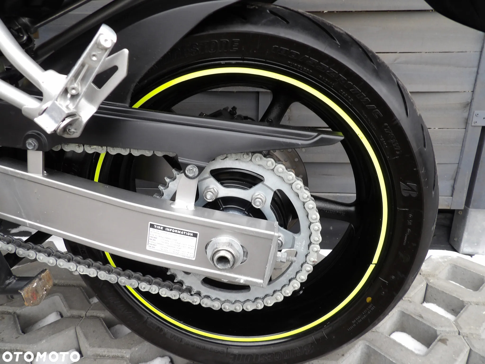 Yamaha FZ6 - 12