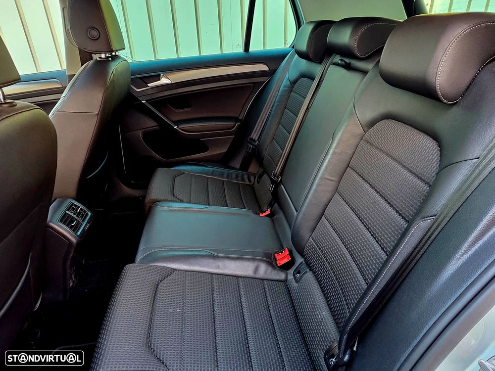 VW Golf 2.0 TDi DPF DSG Highline - 20