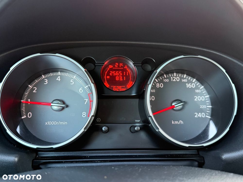 Nissan Qashqai 2.0 lounge - 11