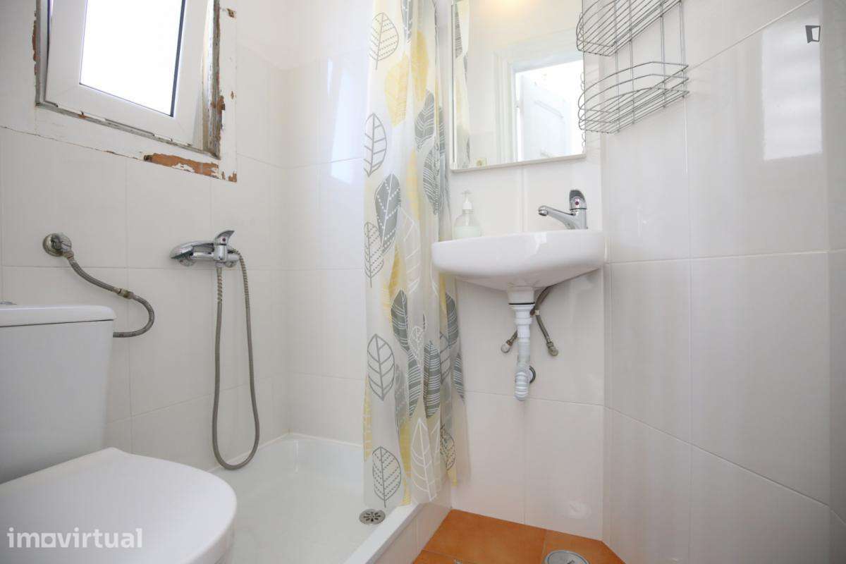 Quarto - localizado em Arroios Lisbon - Grande imagem: 3/51