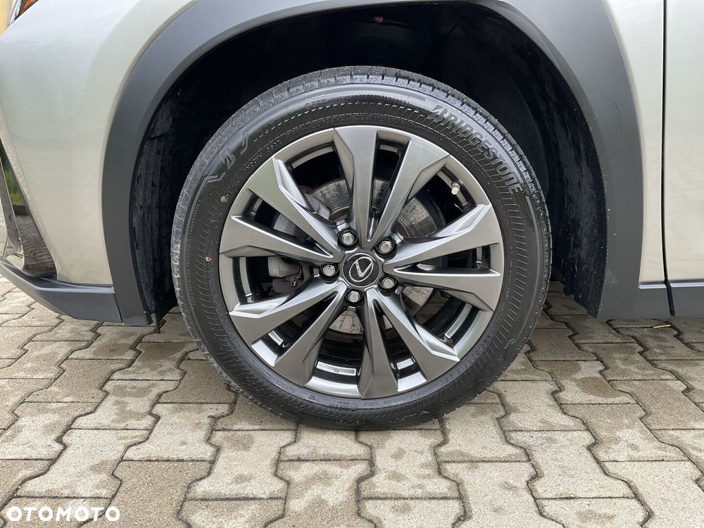Lexus UX 250h GPF F Sport Design 2WD - 33