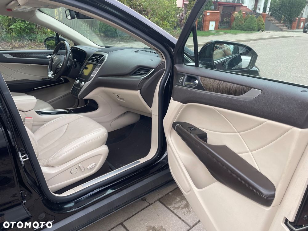 Lincoln MKC - 15