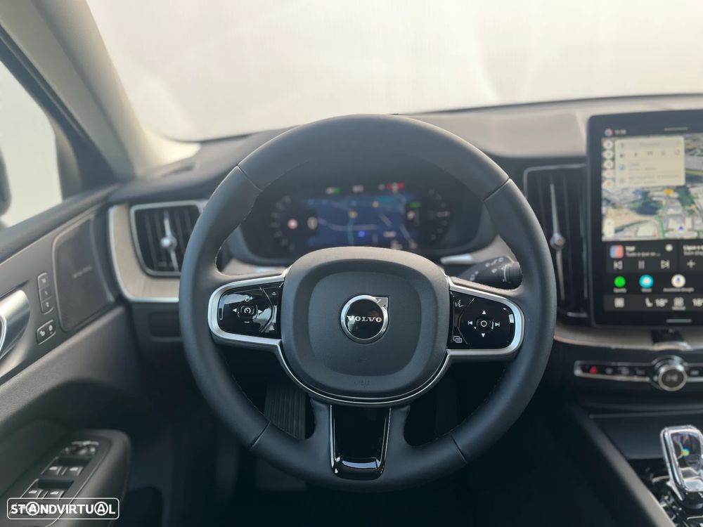 Volvo XC 60 2.0 T6 PHEV Plus Dark - 28