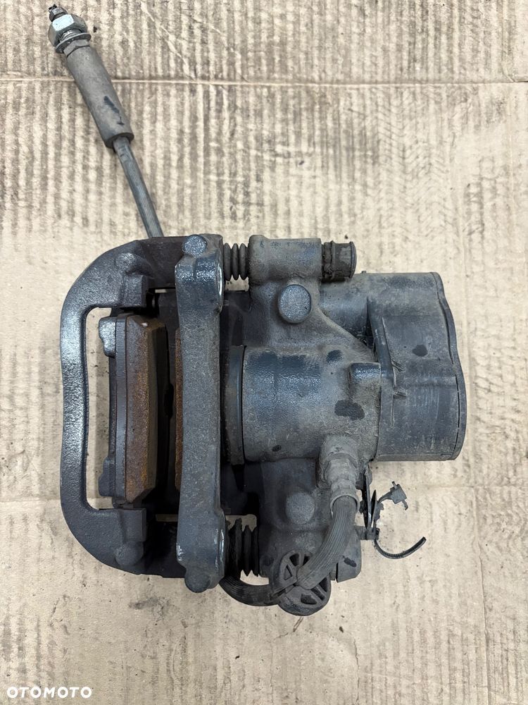 Iveco Daily 35s zacisk tylny hamulcowy prawy elektryczny - 2