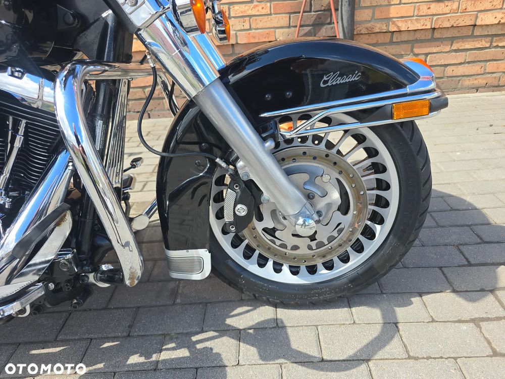 Harley-Davidson FLHT Electra Glide Standard - 11