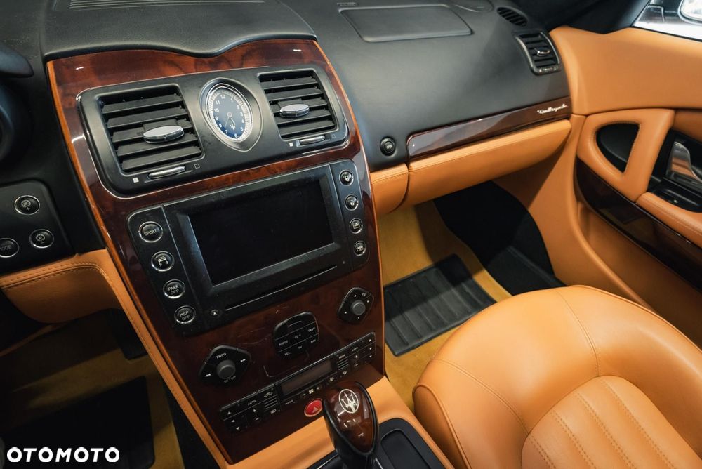 Maserati Quattroporte - 17