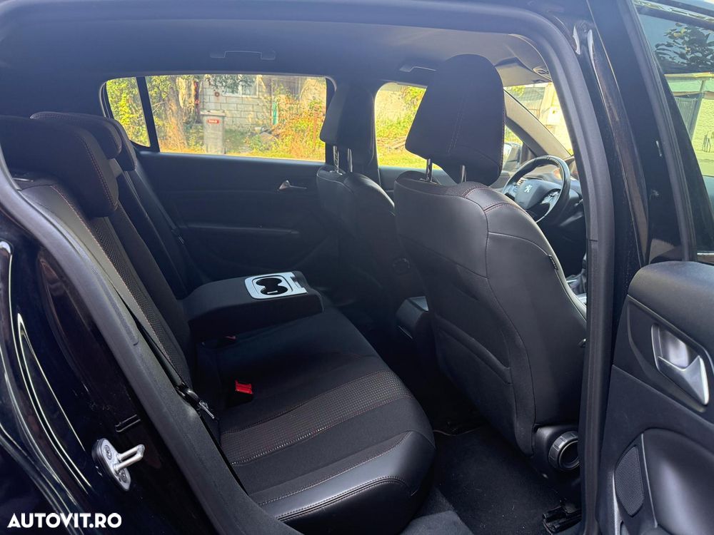 Peugeot 308 - 8