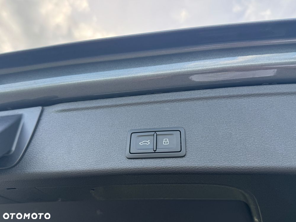 Audi A4 Avant 35 TDI mHEV S Line S tronic - 30