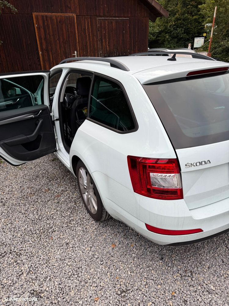 Skoda Octavia Break 1.6 TDi Ambition DSG - 7