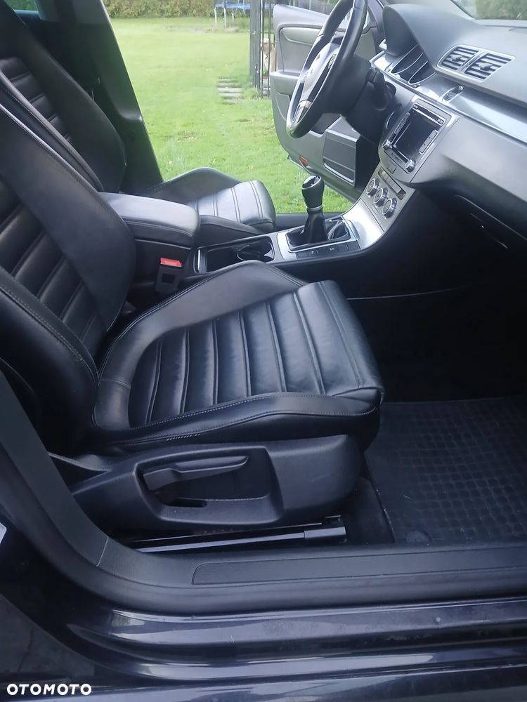 Volkswagen Passat 2.0 Blue TDI SCR Comfortline - 24