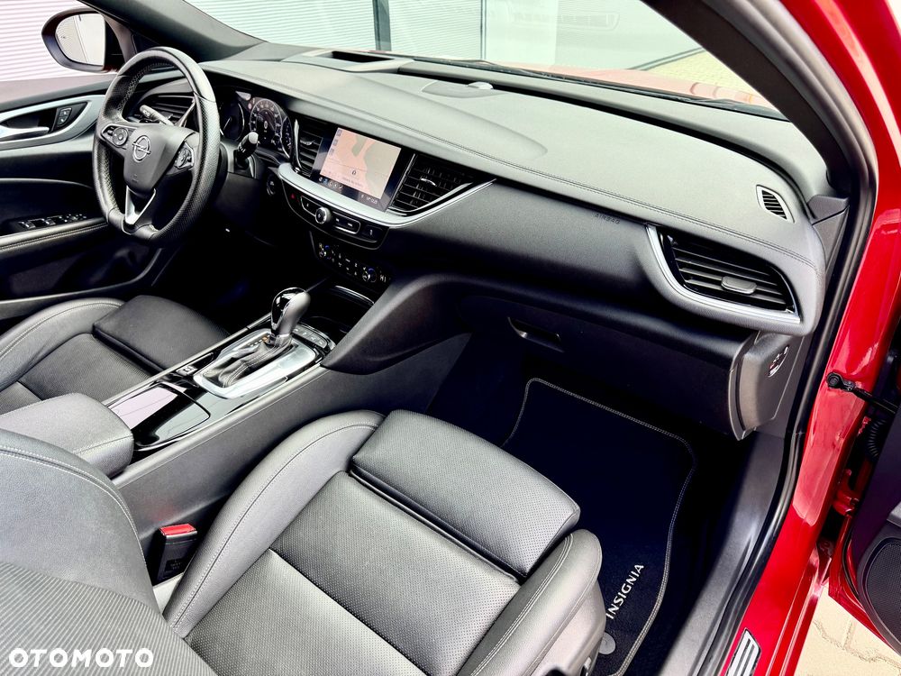 Opel Insignia - 30