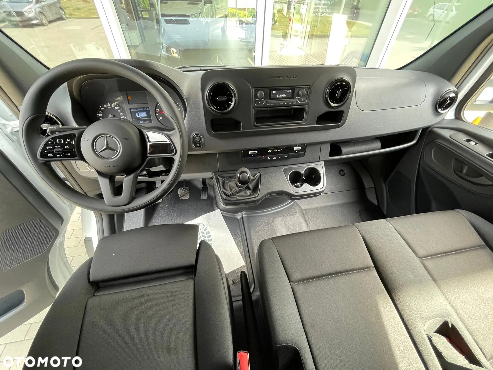 Mercedes-Benz Sprinter - 10