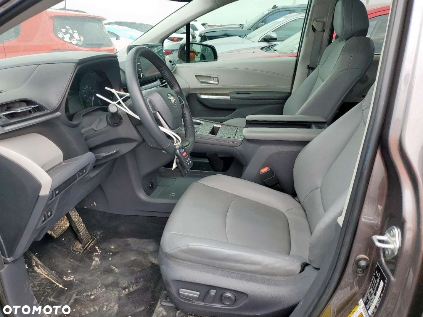 Toyota Sienna - 7