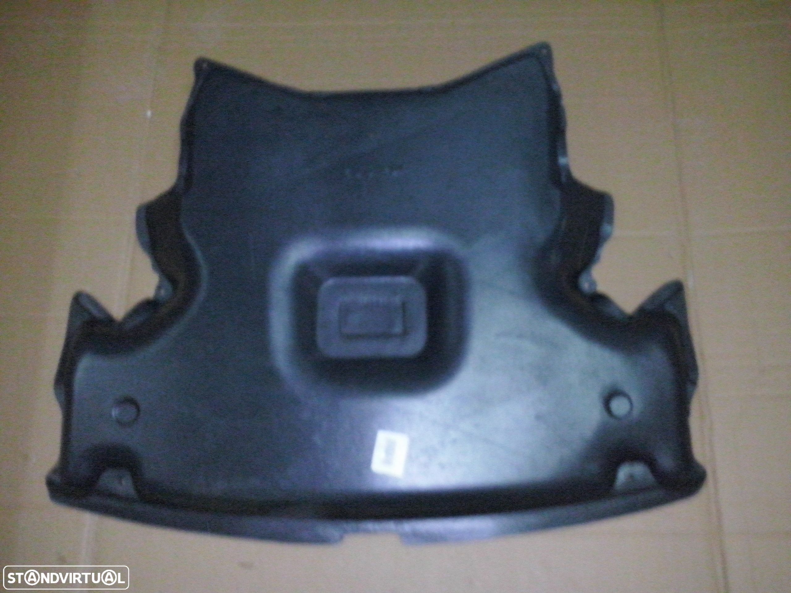 Blindagem de proteção em Plástico do fundo do motor Mercedes Classe C W203 C200 C220 C270 - 1