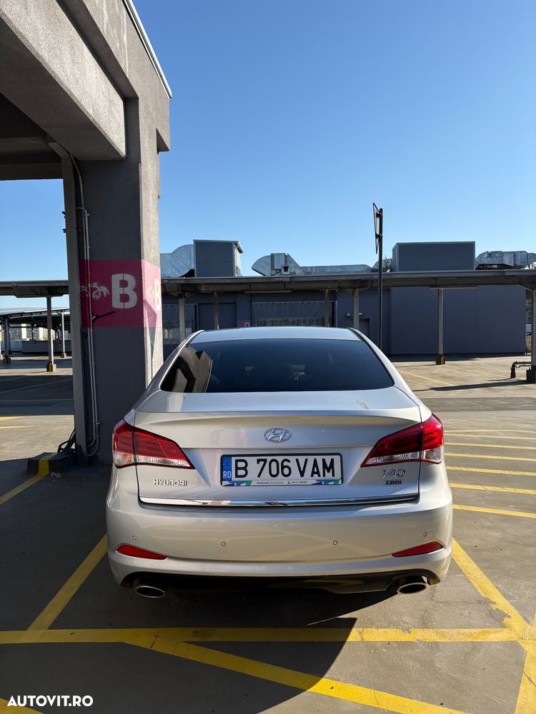 Hyundai i40 1.7 CRDI CW ISG Supreme+ - 1