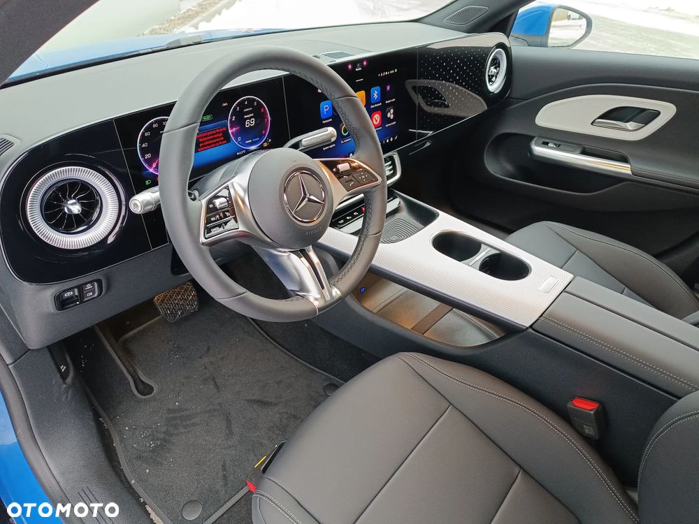 Mercedes-Benz CLA - 4