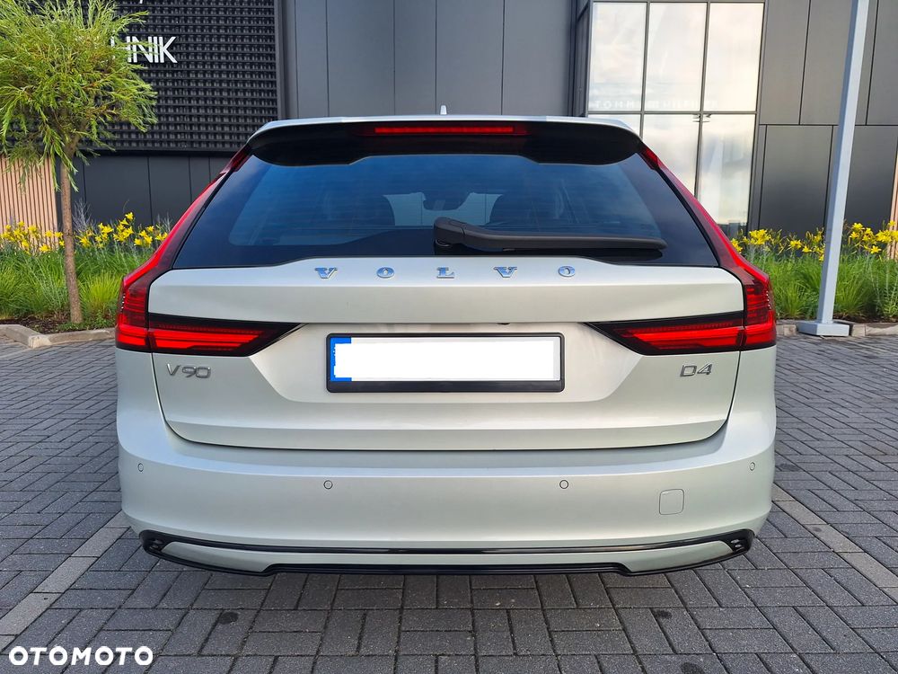 Volvo V90 D4 R-Design - 10
