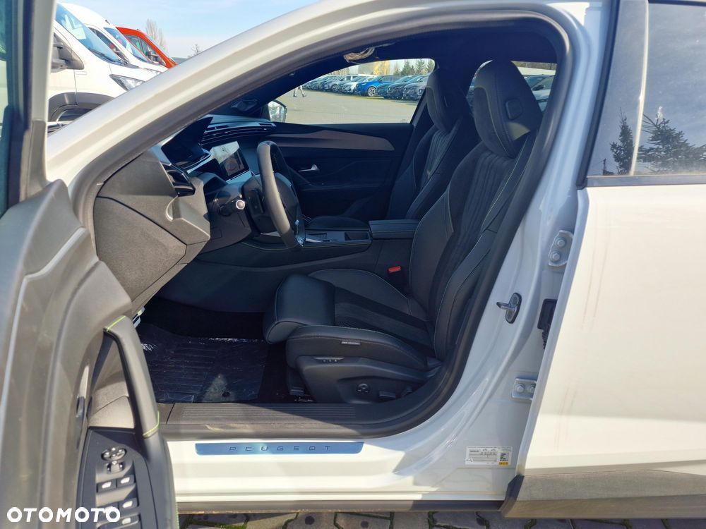 Peugeot 408 - 11