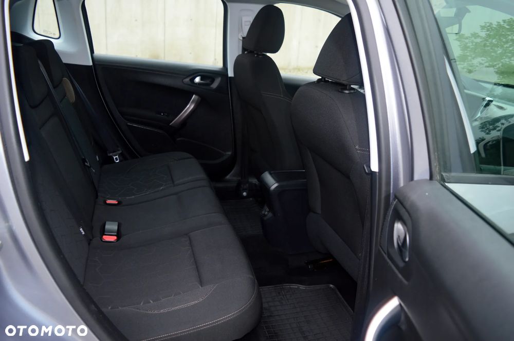 Peugeot 2008 - 12