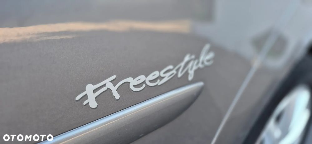 Volkswagen Touran 1.4 TSI Freestyle - 27