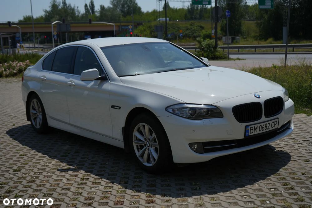 BMW Seria 5 520i - 8