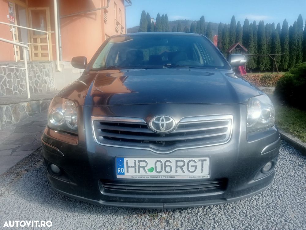 Toyota Avensis 2.2 D-4D Station Business - 1