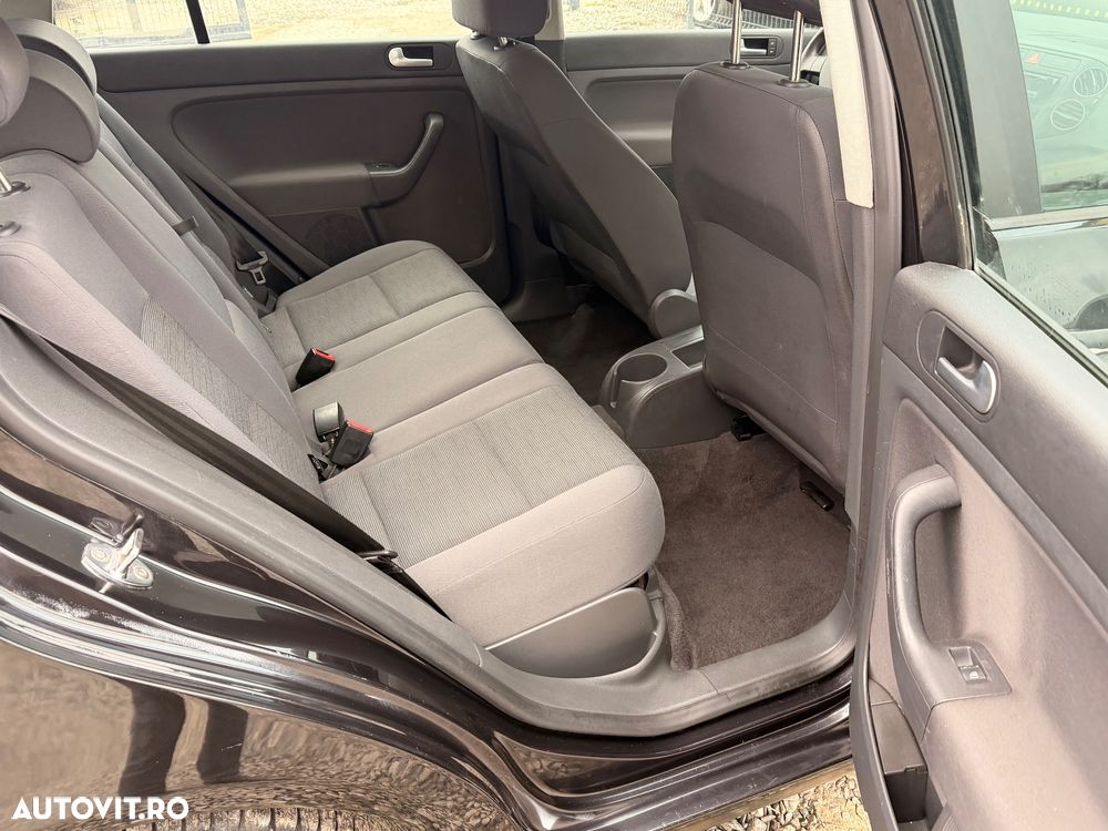 Volkswagen Golf Plus - 13