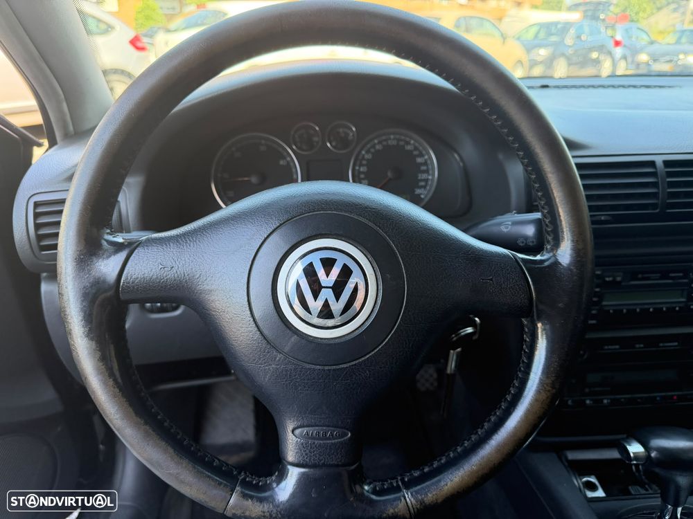 VW Passat 1.9 TDi Confortline Tip - 17