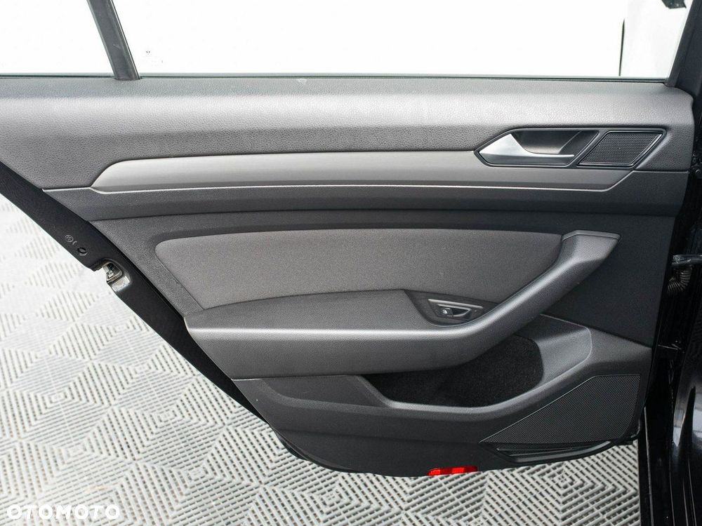 Volkswagen Passat 1.5 TSI EVO Essence DSG - 29