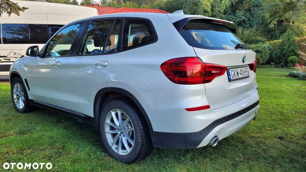 BMW X3 xDrive20d Advantage - 10