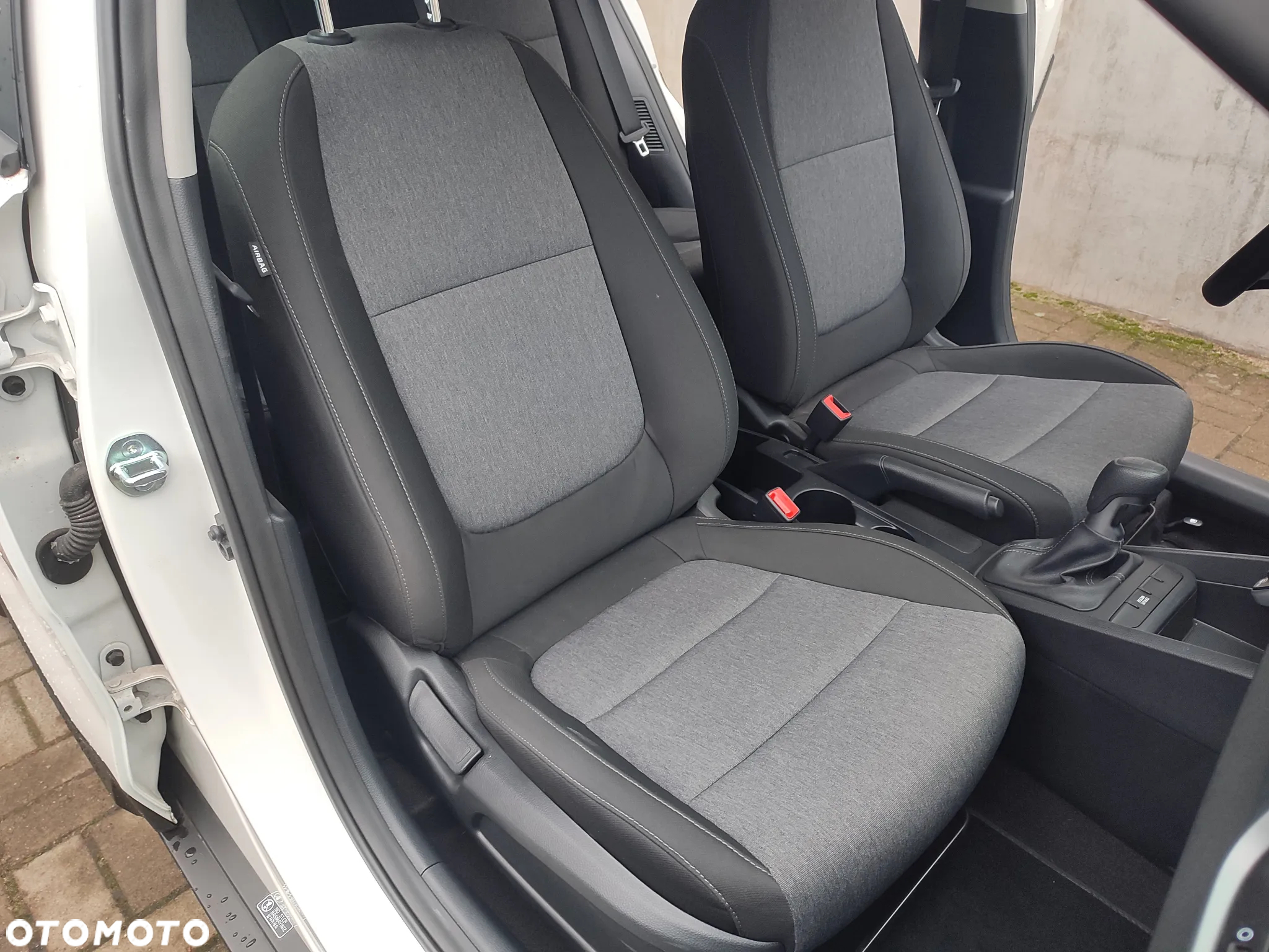 Kia Stonic - 37