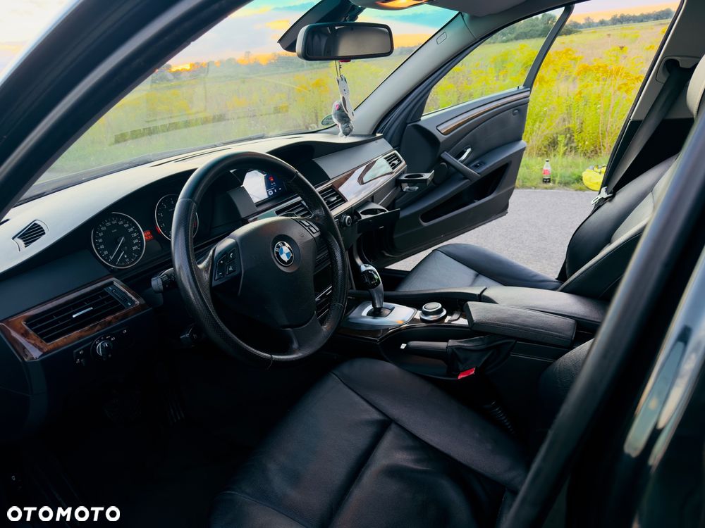 BMW Seria 5 530i - 12