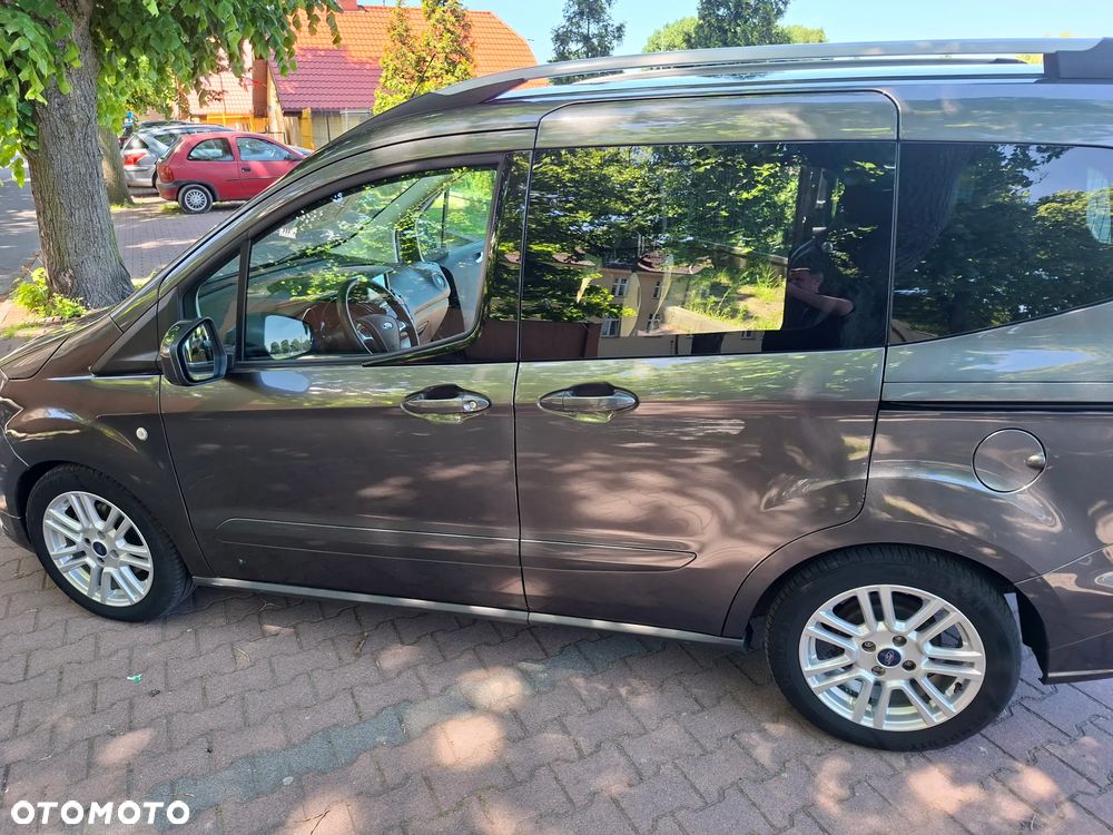 Ford Tourneo Courier 1.5 TDCi S&S Titanium - 29