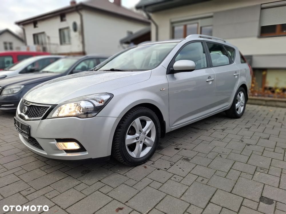 Kia Ceed 1.4 CVVT Dream-Team Edition - 1