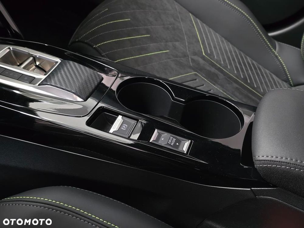 Peugeot 2008 PureTech mHEV GT Exclusive e-DCS6 - 19