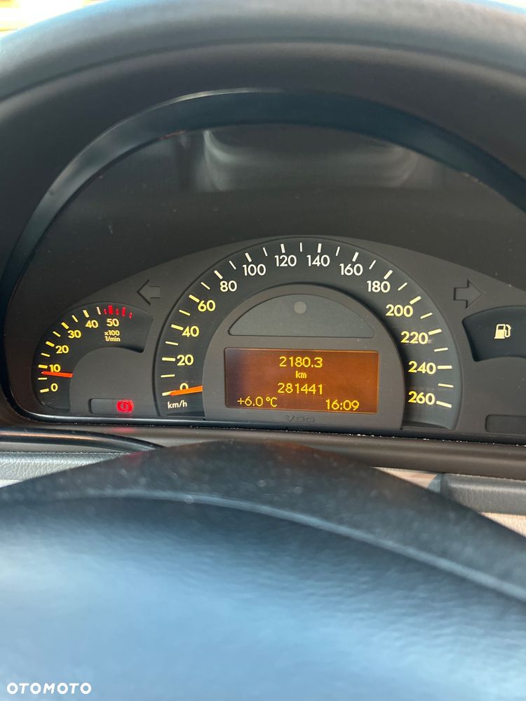 Mercedes-Benz Klasa C 200 T CDI Classic - 18