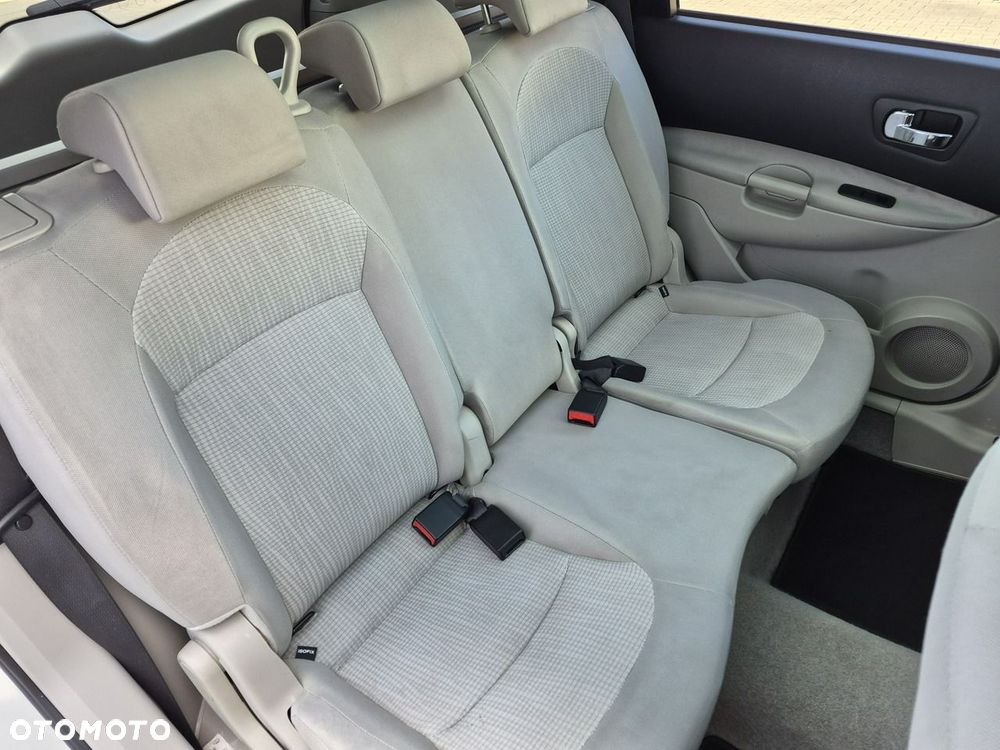 Nissan Qashqai+2 - 23