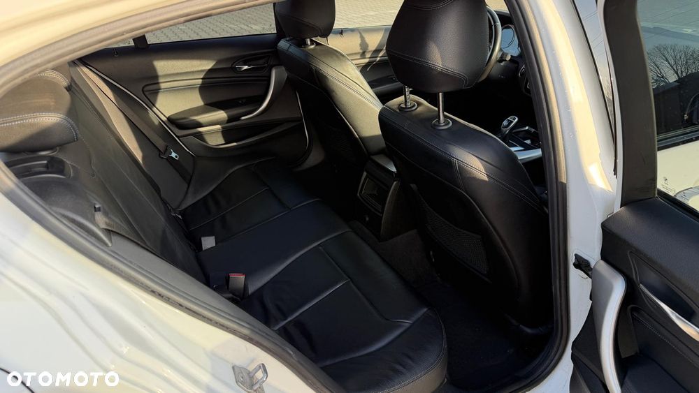 BMW Seria 1 125i GPF Advantage sport - 20