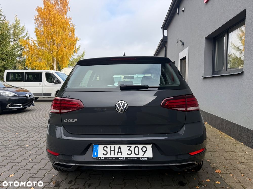 Volkswagen Golf - 8