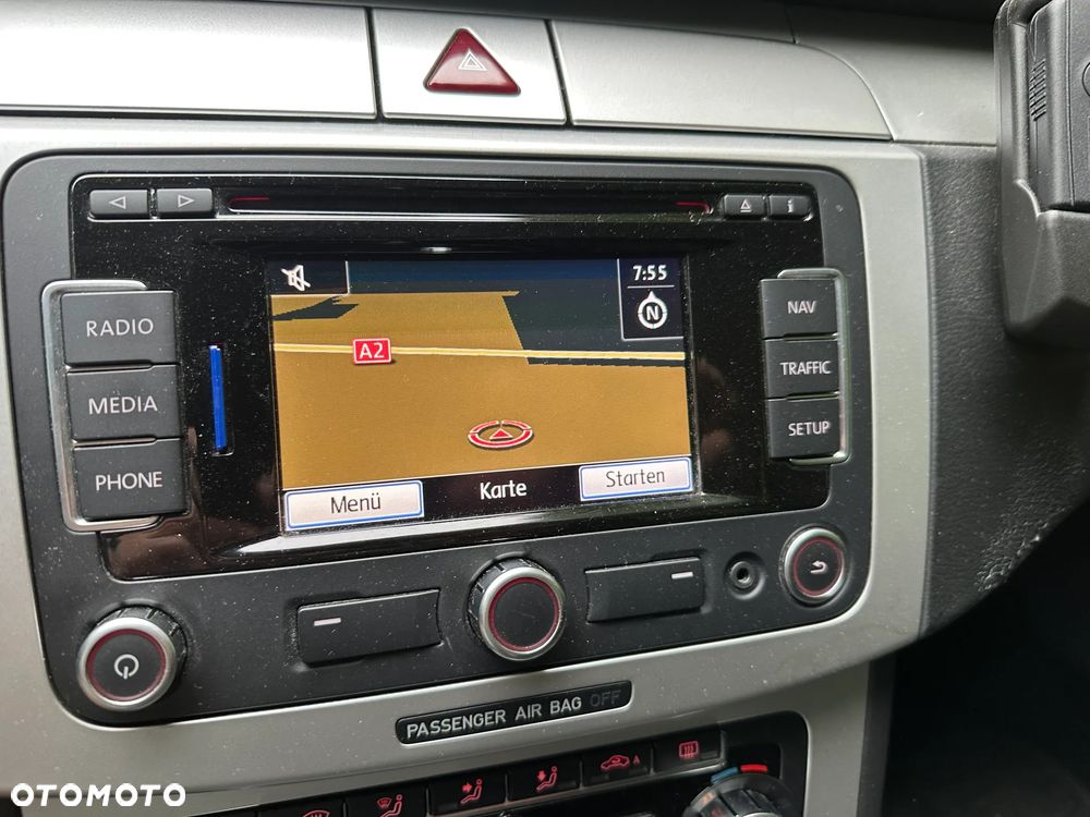 Volkswagen Passat 2.0 TDI DPF BlueMotion Technology Comfortline - 20