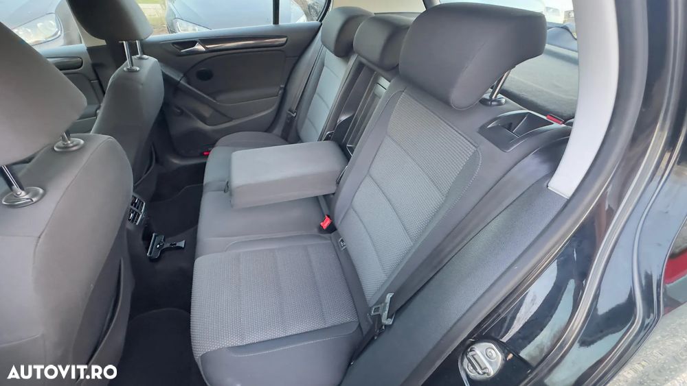 Volkswagen Golf - 26