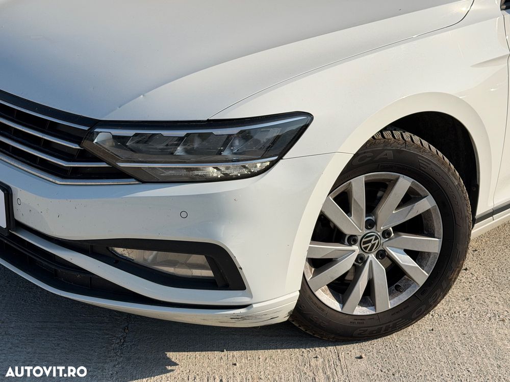 Volkswagen Passat 2.0 TDI DSG Trendline - 2