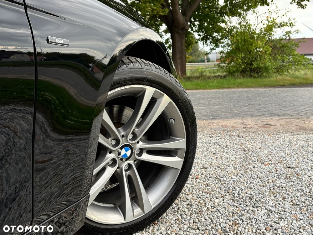 BMW Seria 3 320d Sport Line - 30