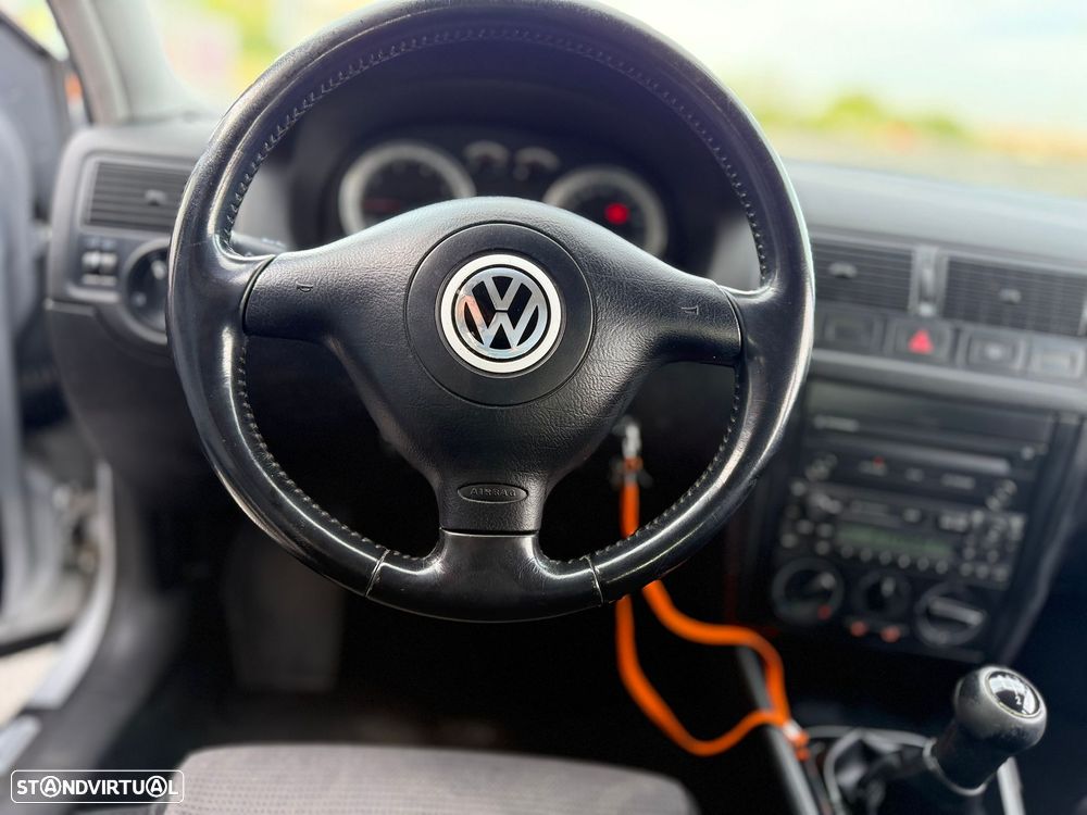 VW Golf 1.4i 25 Anos - 10