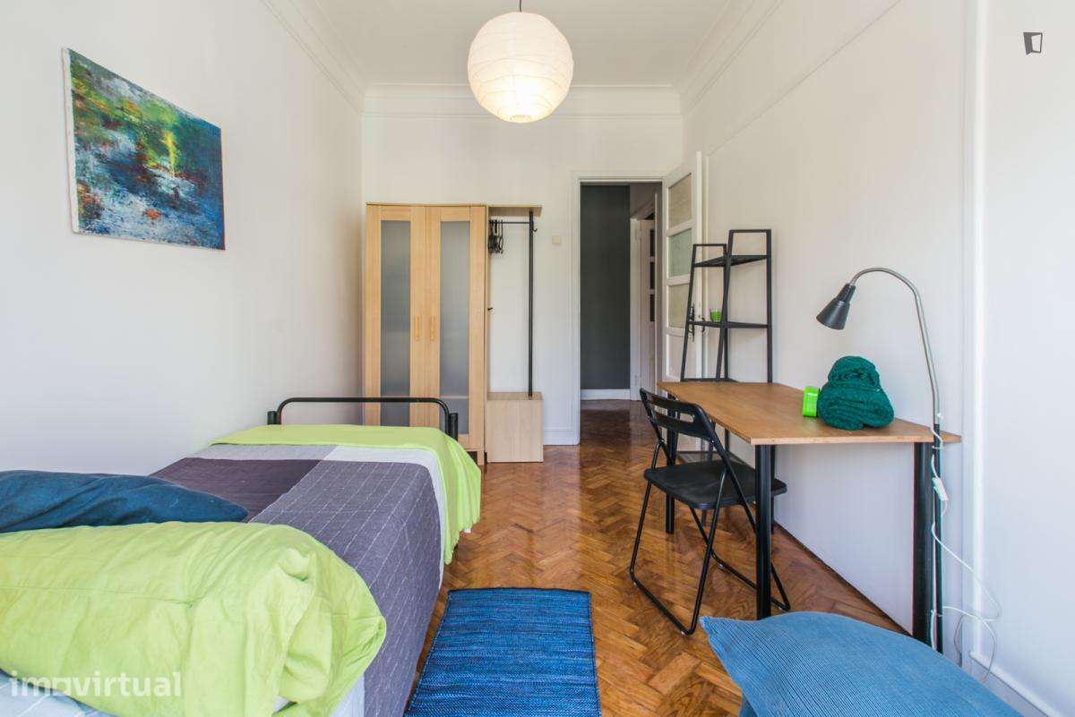Quarto - localizado em São Sebastião Lisbon - Grande imagem: 2/18