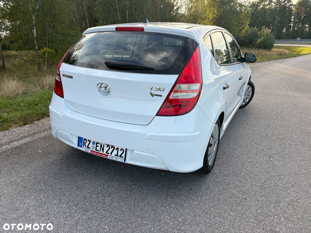 Hyundai i30 1.4 Base + - 8
