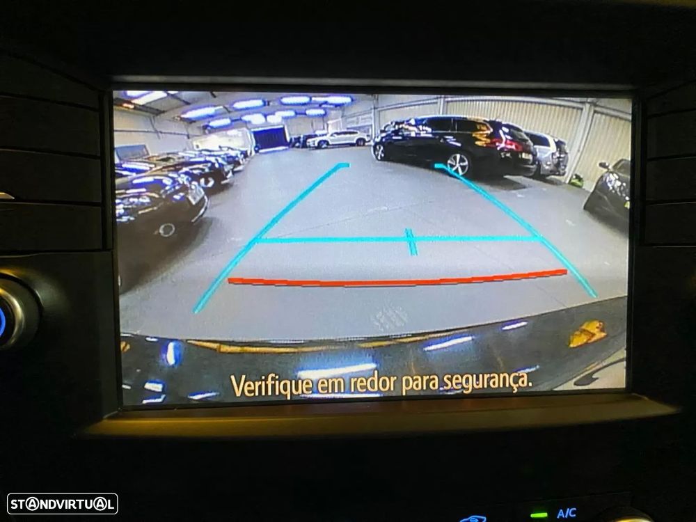 Toyota Avensis Touring Sports 2.0 D-4D Luxury+GPS - 13